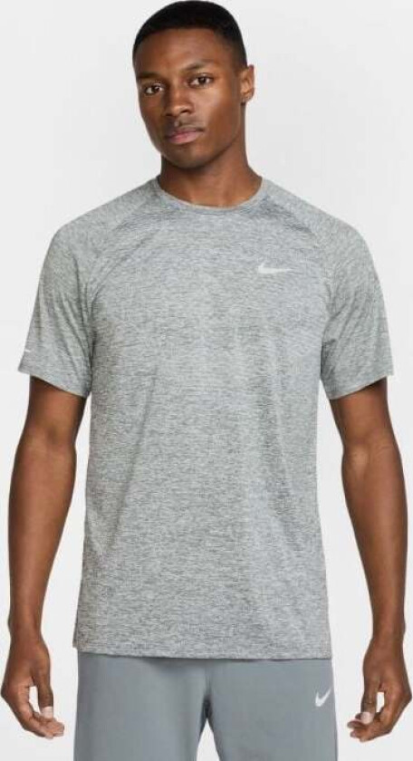 Dri-FIT Stride Adv Short Sleeve Tee