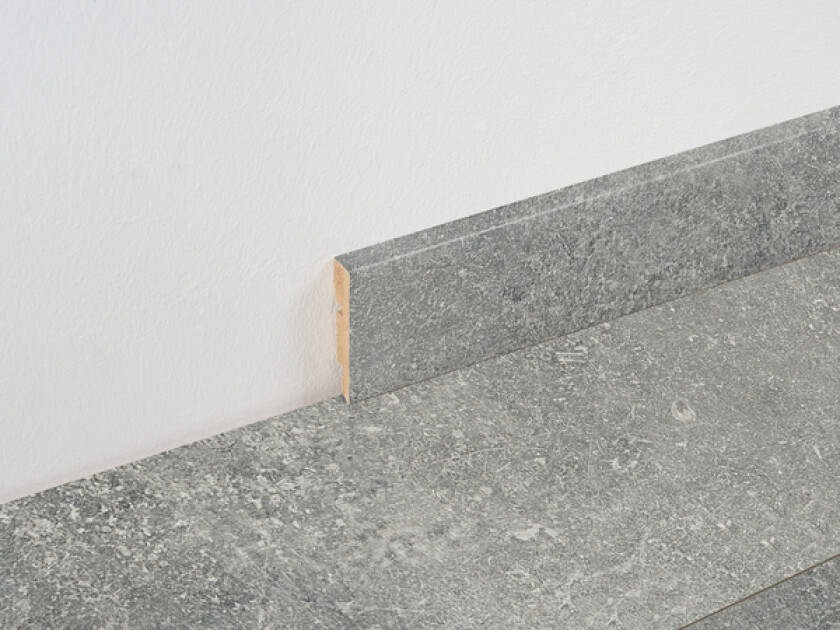 Sokkellist t: 14mm b: 60mm l: 2400mm stone grey