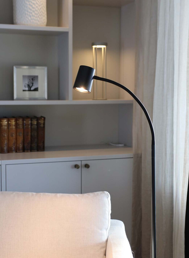 Oscar gulvlampe - sort