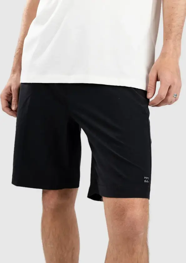 Crossfire Solid Shorts svart