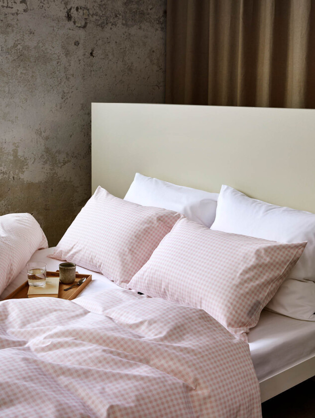 Nils sengesett lys rosa