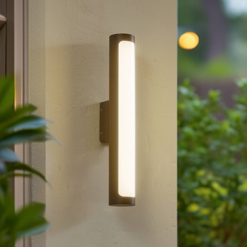 Lucande utendørs LED-vegglampe Tuberia, mørk grå, aluminium, Ø 7 cm
