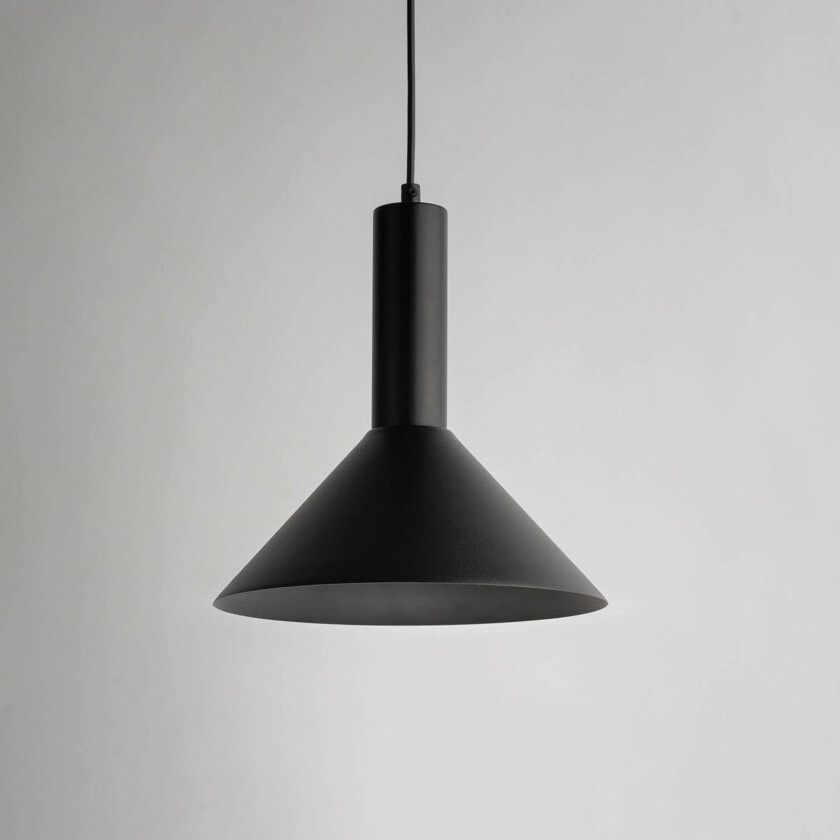 Vitrum kjegleformet hengelampe, svart, konisk, Ø 26 cm
