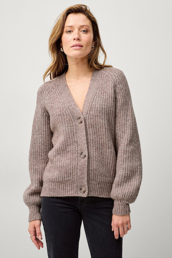 Ribbestrikket cardigan med knapper - Grå