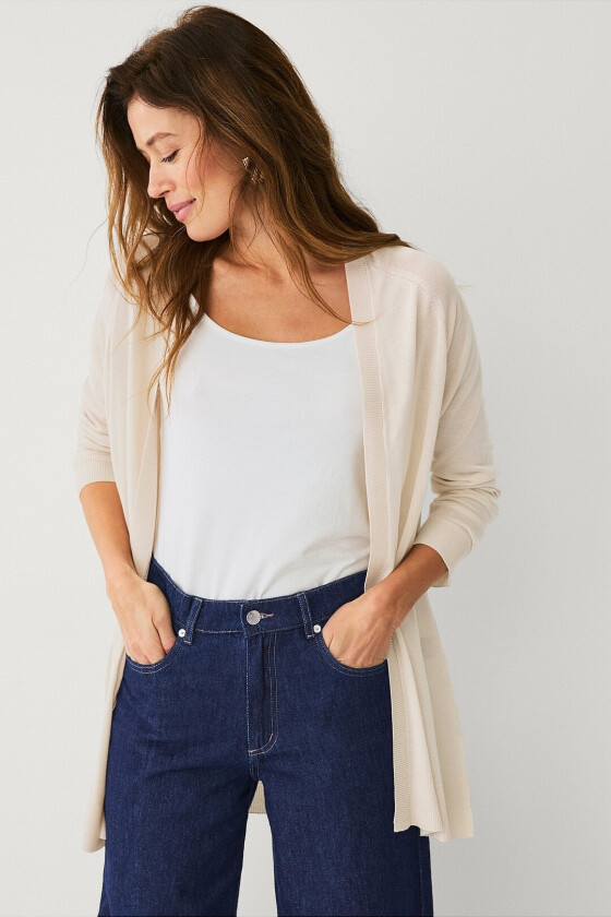Finstrikket kardigan ( Frida) Cardigan Finetknited - Beige