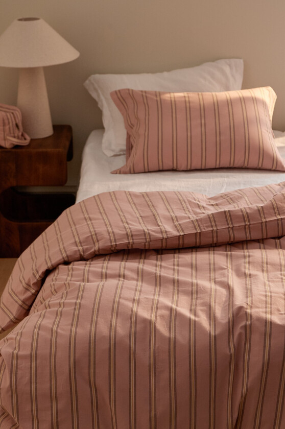 Sengesett Juliette Stripe i organisk bomull 2 eller 3 deler - Rosa