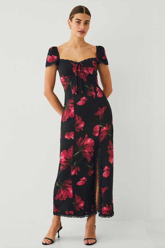 Figurformet maxikjole med blondedetaljer - Svart