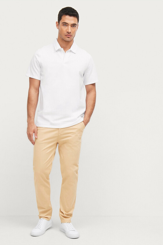 Chino ICON™ Tapered Chino - Beige