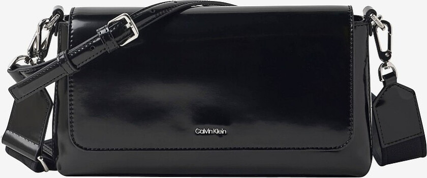Vesken CK Must Conv Shoulder Bag - Svart