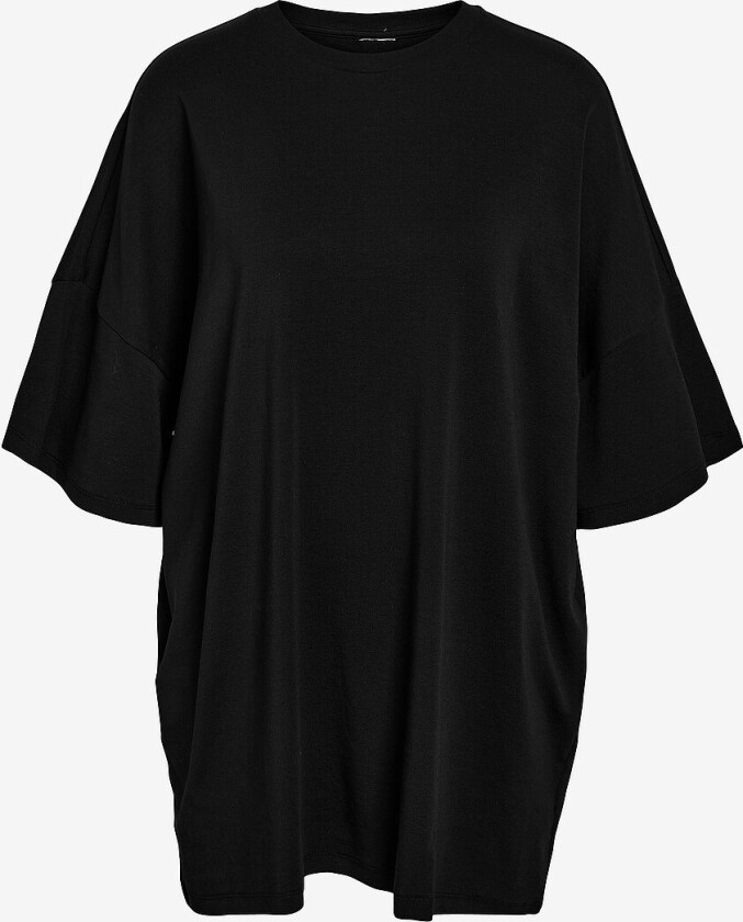 T-shirtkjole nmMocca 2/4 Boxy Curve NO - Svart