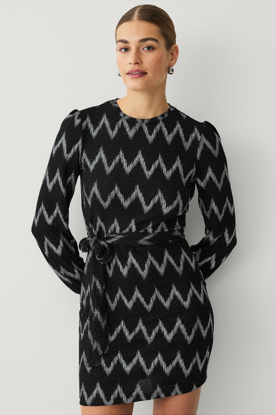 Minikjole viSascha L/s Tie Belt Short Dress/k - Svart