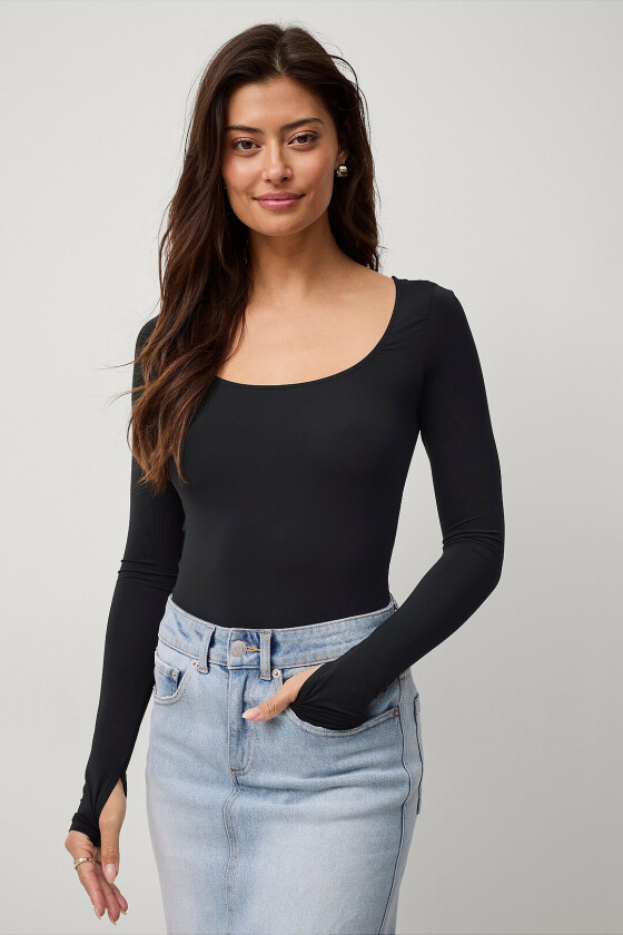 Topp Scooped Neck Top - Svart
