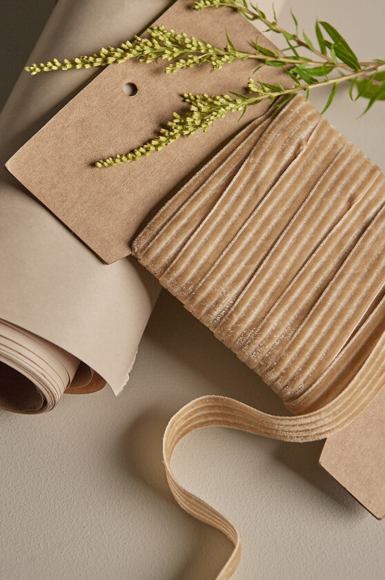 Gavebånd Velvety Stripe i fløyel, 10 m - Beige