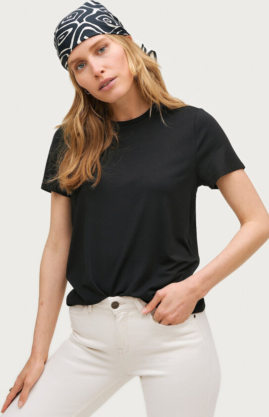 Topp Ello New SS Tee - Svart