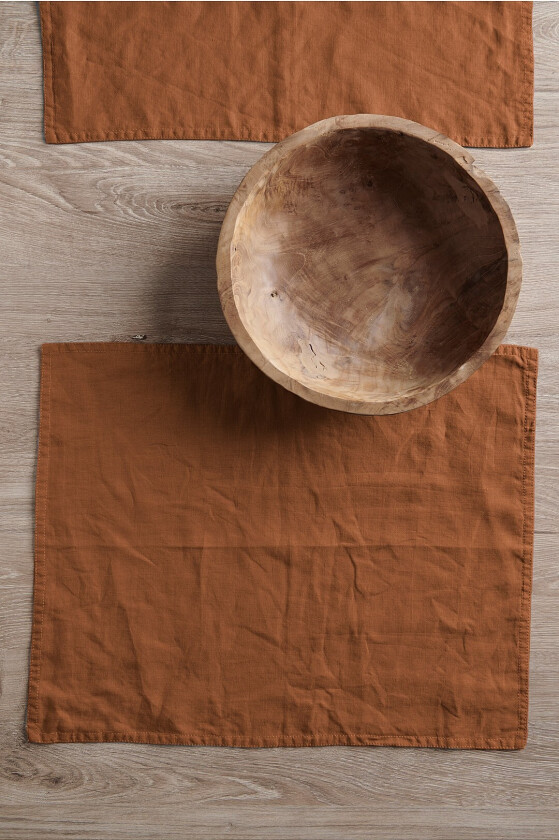 Bordbrikke Malva 2-pk i 100% lin - Orange
