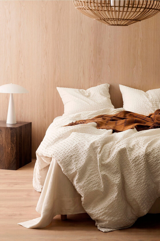 Sengesett Nell i krepp, 2 eller 3 deler - Beige