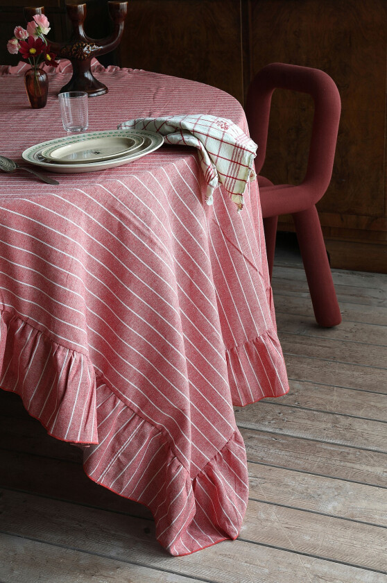 Duk med volang Stripe - Rød