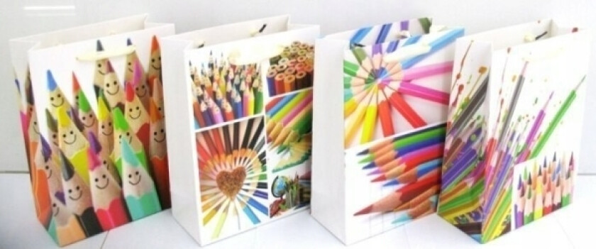 Ju-Piter Gavepose Fargestifter 8926C 18X24x8cm P12 Pris For 1 Stk