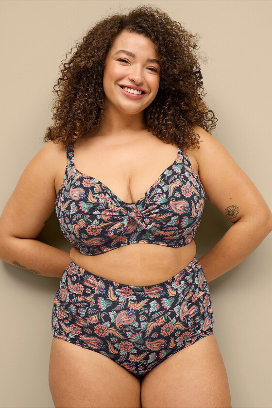 Bikinitruse Saga med shapingeffekt - Svart