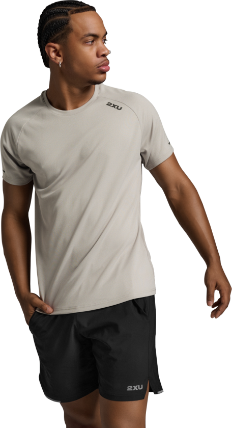 2XU Men's Aero Tee Carbon/black Reflective
