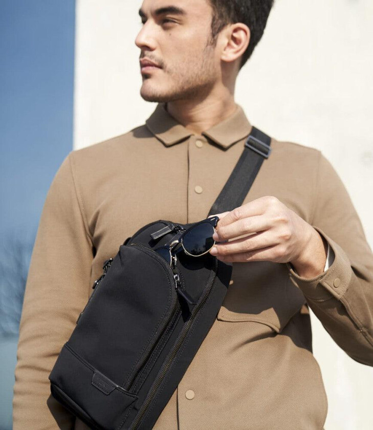 Harrison Gregory Sling Black