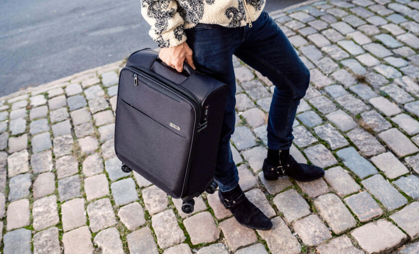 Discovery Neo myk utvidbar kabinkoffert 55 cm med 4 hjul Svart