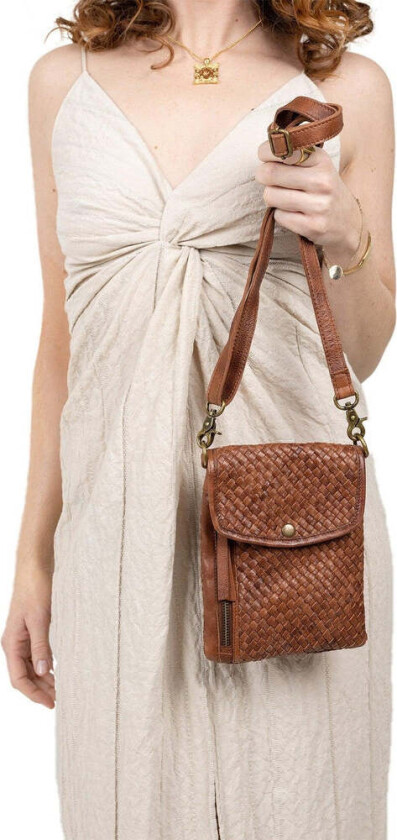 Lynsey Urban liten skulderveske i skinn Walnut