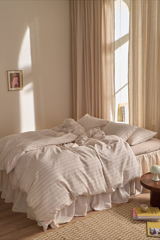 Sengesett Elly Thin Stripe i resirkulert halvlinne 2 eller 3 stykker - Brun