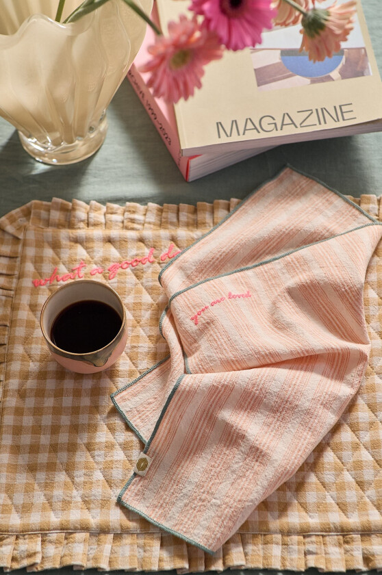 Servietter Elly Stripe i resirkulert halvlinne 4-pakning - Rosa