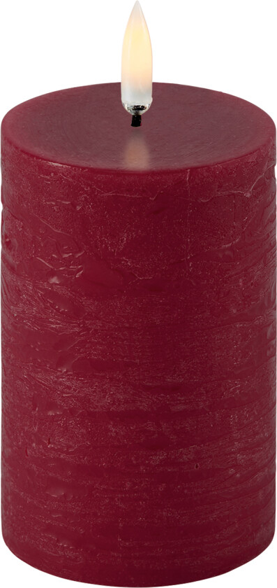 - LED pillar candle - Carmine red, Rustic - 5x7,5 cm (UL-PI-CR0506)