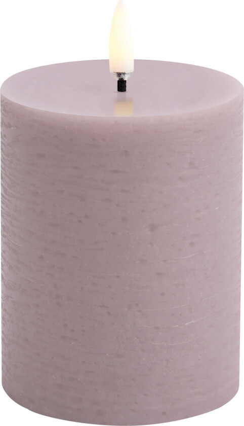 - LED pillar candle - Light lavender, Rustic - 7,8x10,1 cm (UL-PI-LL78010)