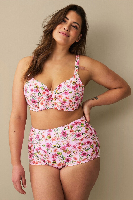 Bikinitruse Saga - Rosa