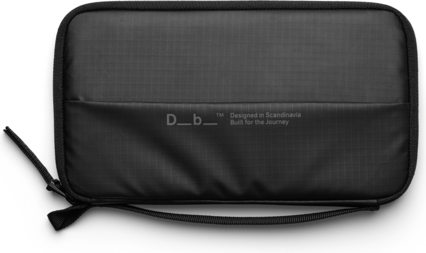 Bilde av Essential Passport Cover Black Out Black Out