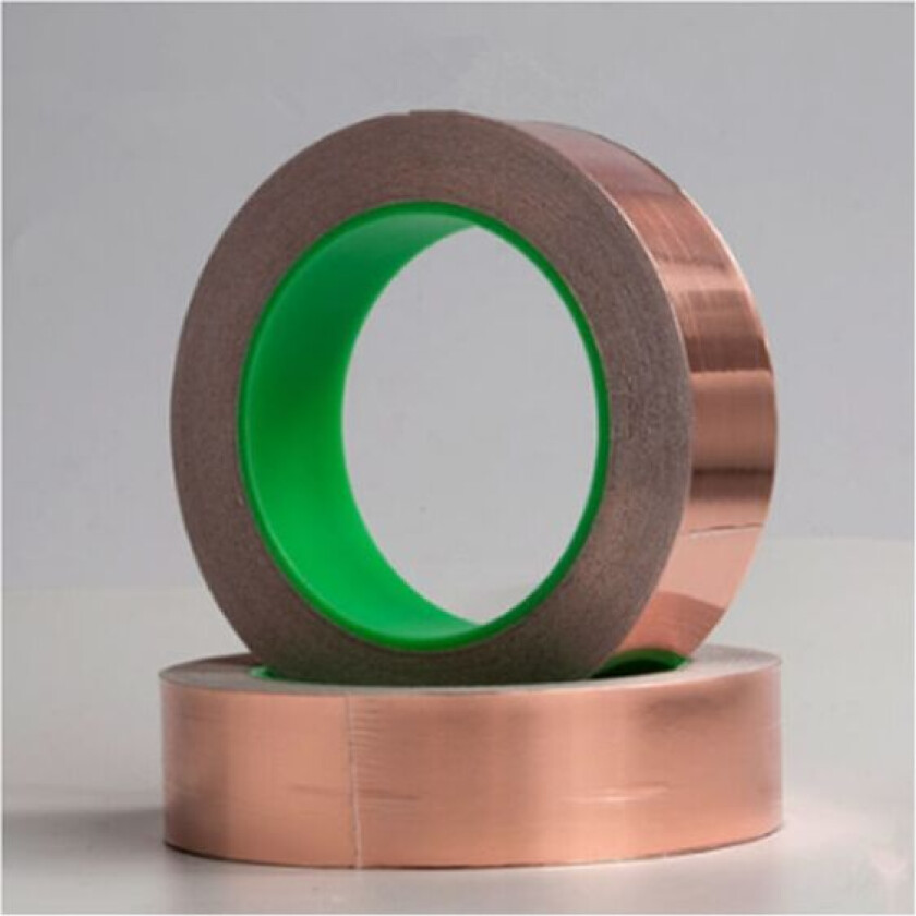 En 2-pakning med 20m spiralformet kobbertape for snegler og brunsnegler