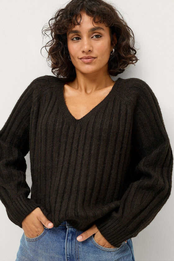 Genser V-neck Knitted Sweater - Svart