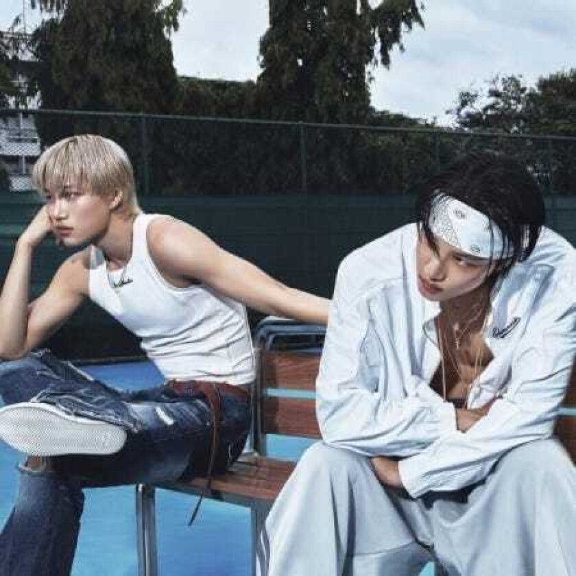 Kai Wait On Me Sleeve Version incl. Photobook, Lyrics Paper, Postcard + Photocard CD