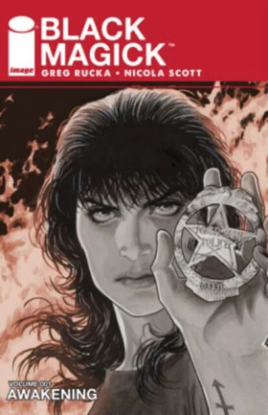 Black Magick Volume 1: Awakening I av Greg Rucka