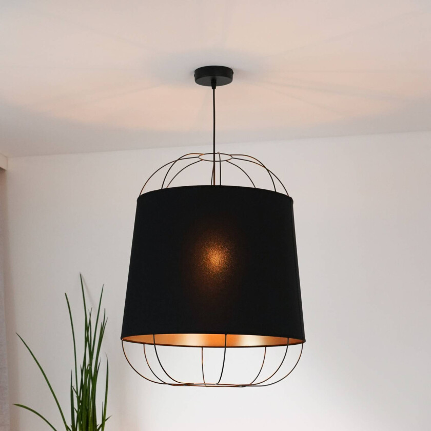Lantern Medium hengelampe, svart/gull, stoff, E27