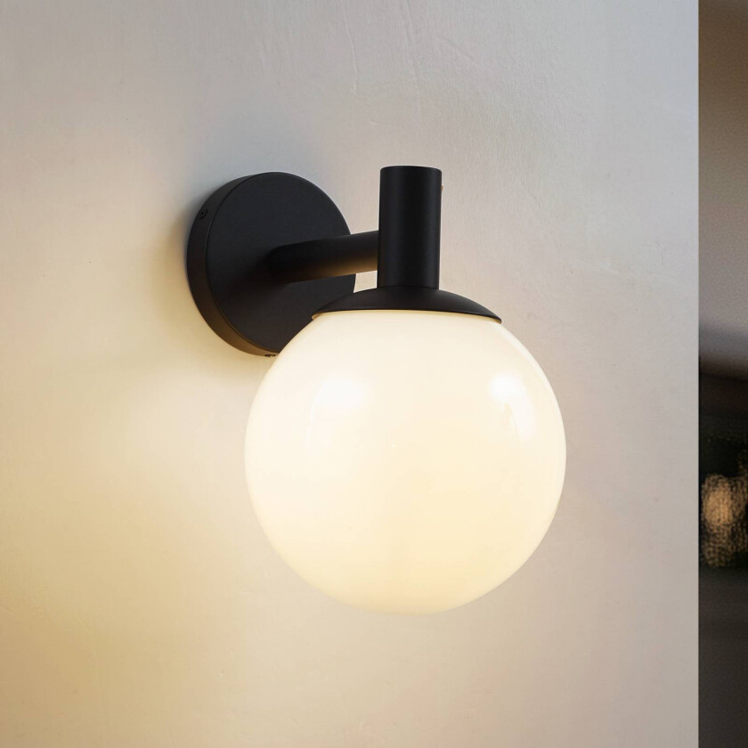 Lindby utendørs vegglampe Dangan, hvit, glass, Ø 20 cm, IP44