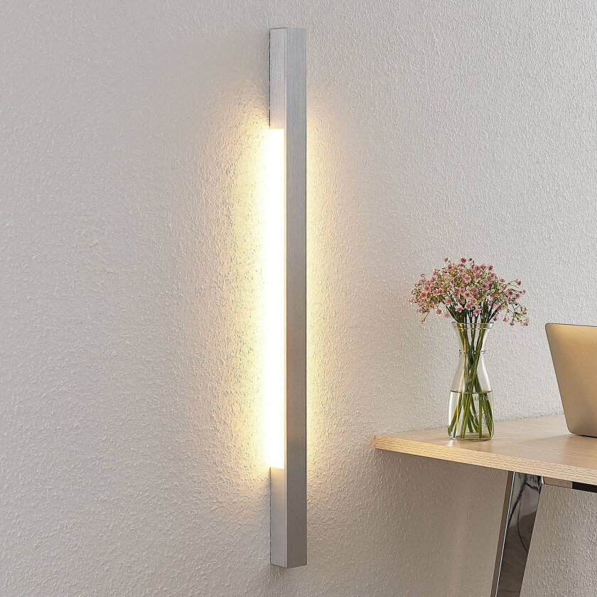 Ivano LED-vegglampe, 91 cm, alu