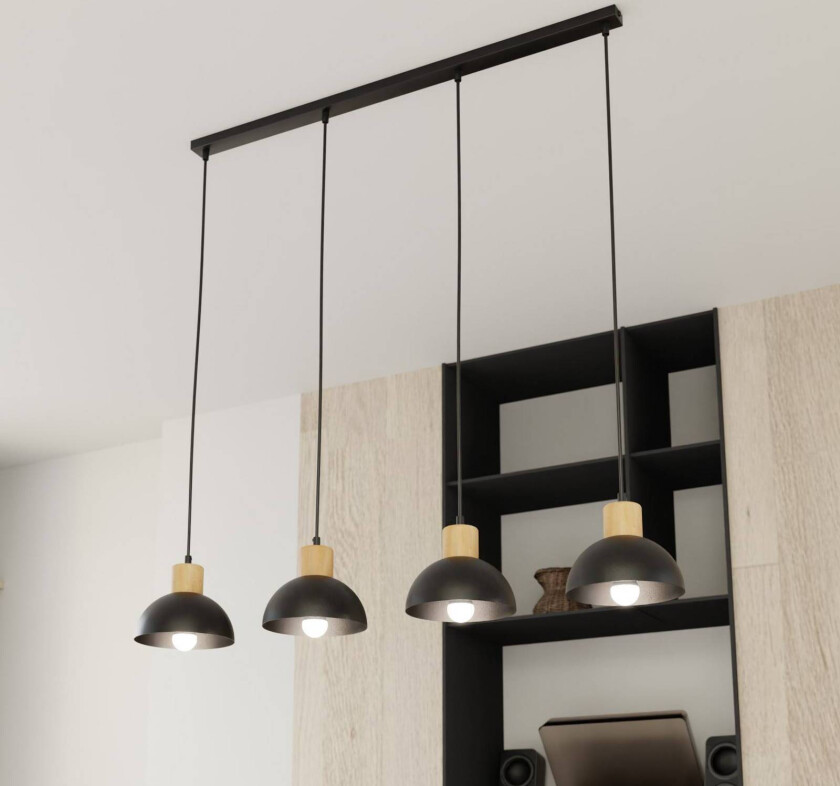 Seco pendellampe, lengde 90 cm, svart, metall/tre, 4 lyskilder.