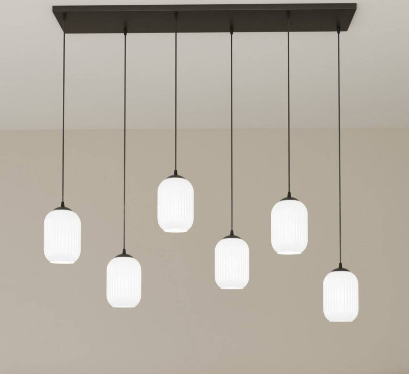Verdi pendellampe, lengde 115 cm, svart/opal, glass, 6 lyskilder.