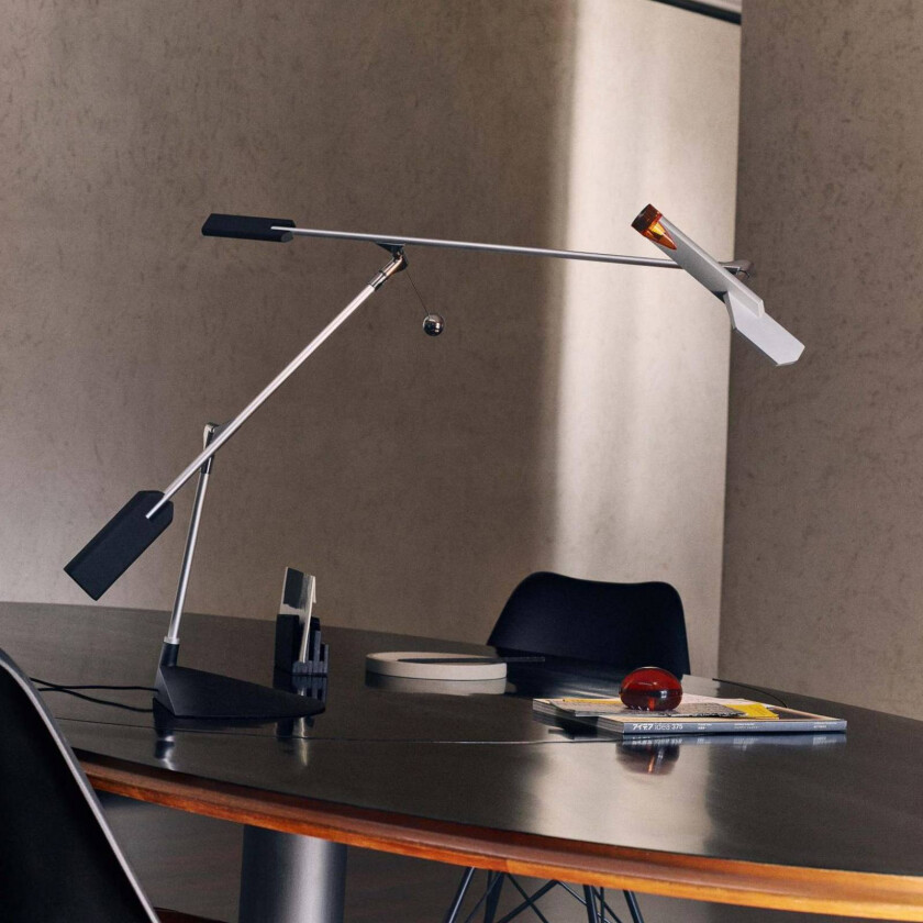 LED-bordlampe Halley, utspring 100 cm, grå