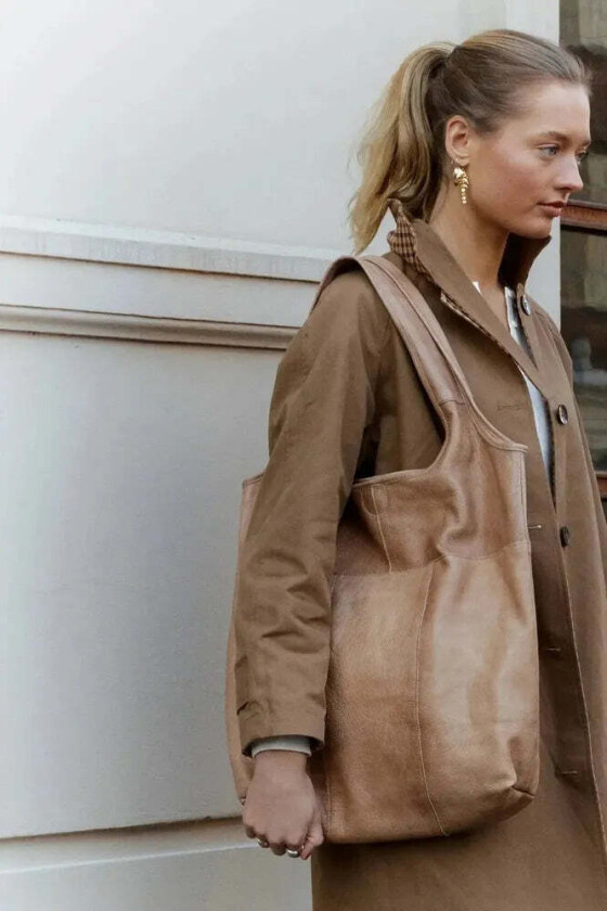 Lyra Urban skulderveske i skinn Taupe