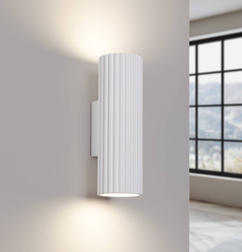 Vegglampe i karbon, hvit, høyde 20 cm, aluminium, 2 lyskilder.