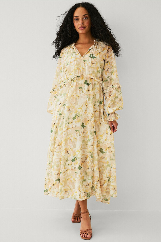 Maxikjole i chiffon - Gul