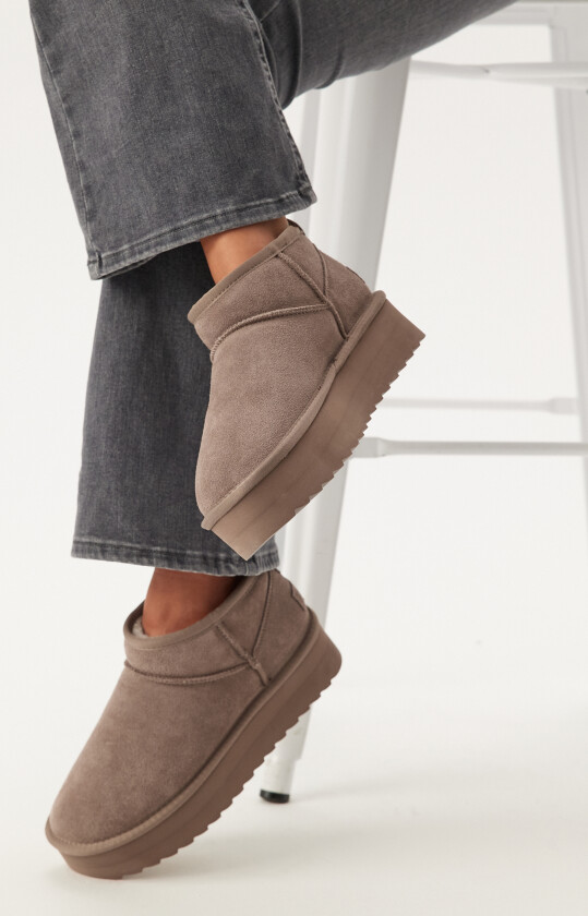 Platform Winter Boot In Suede