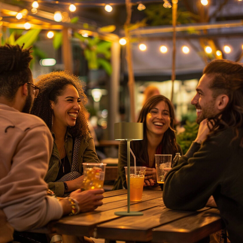 LED-bordlampe Serino, grønn, aluminium, 2700 K