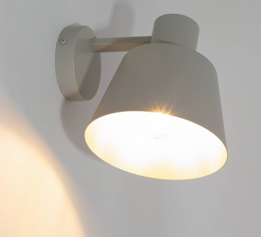 Vegglampe Dunka, taupe, 1 lyskilde, stål, E27, høyde 17 cm