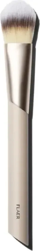 107 Flat Foundation Brush